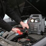 Avviatore portatile emergenza Auto 4 in 1 con compressore 12V 900A POWE80090 - immagine 5